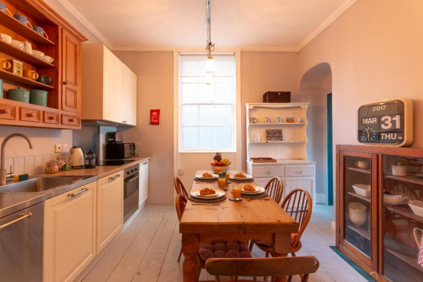 Victorian Apartment With Sea Views By Adliv Host 램즈게이트 외부 사진