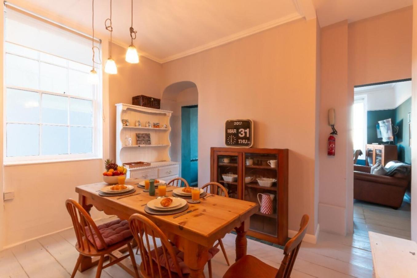 Victorian Apartment With Sea Views By Adliv Host 램즈게이트 외부 사진