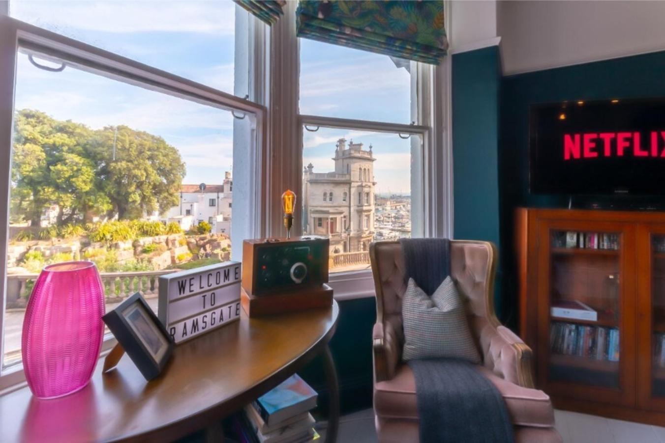 Victorian Apartment With Sea Views By Adliv Host 램즈게이트 외부 사진