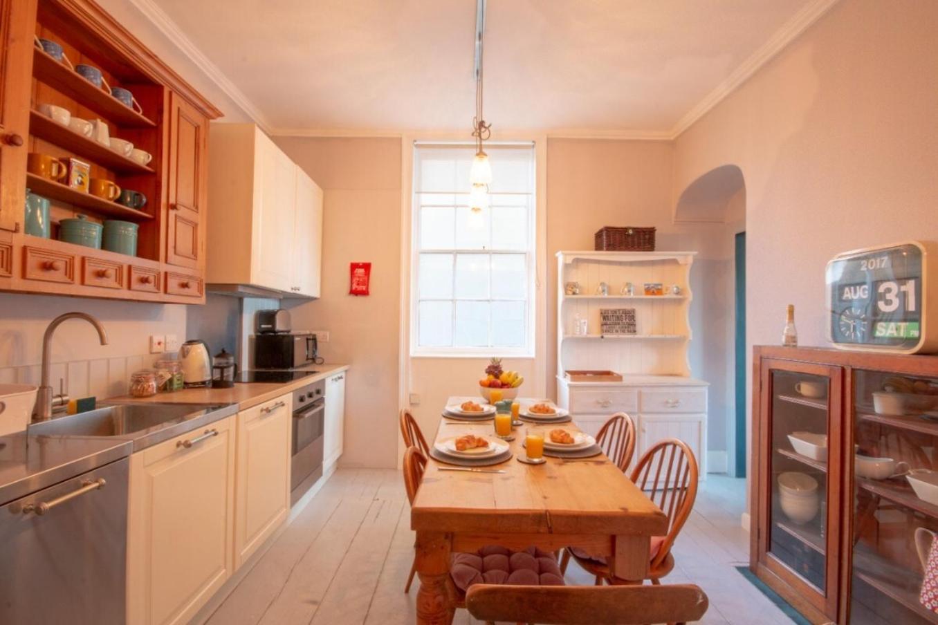Victorian Apartment With Sea Views By Adliv Host 램즈게이트 외부 사진